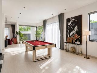 Modern 7BR Villa in Green neighborhood by Ray - 7
