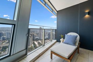 Jewel L26 Absolute Beachfront 3BR + Free Parking - 1