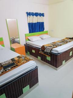 The Xen-Suites - 0