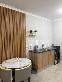Urban Hideaway - 8