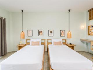 Yellow Moon Hotel - 3