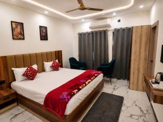 Hotel Amba Regency - 3