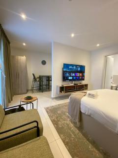 Luxury Studio at Airport Residential - 4