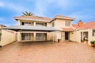 Stays on 13th by Aurelian Living - 7