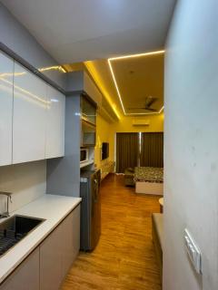 Craviq Hotels - 1