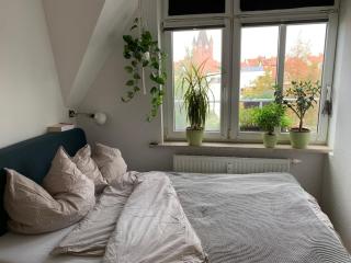 Dachgeschoss-Apartment im Paulusviertel mit Blick auf Kirche - 7