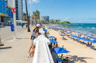 Pé na Areia - Flat com Piscina, Ar e Garagem na Barra - 9