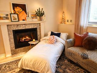 Artistic Family 2BR,S7 Grouse, Shipyard, ST Parking - 6