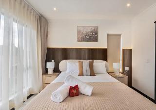 Fourways Luxe Escape, Luxury 2 Bed, 2 Bath, Pool, Gym, Backup Power - 8