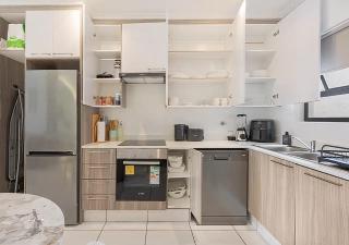 Fourways Luxe Escape, Luxury 2 Bed, 2 Bath, Pool, Gym, Backup Power - 3