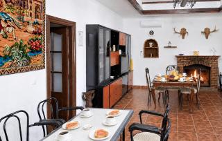 Nice Home In Belalcázar With Private Swimming Pool, Can Be Inside Or Outside - 7