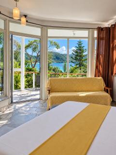 Lonos Circle Ocean View Room - 8