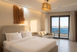 Sea-view studio, sunrise balcony & beach & Pool - 1