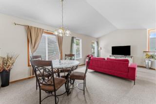 3 Bedroom House Suburban Retreat - 3