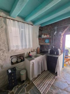 The Old Celar House - 8