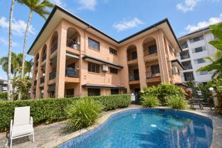 Esplanade Water-Front 2BR - Pool & Balcony - 1
