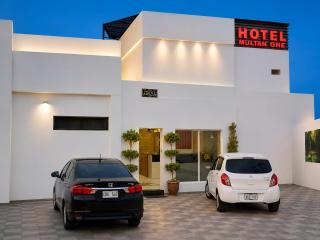 Hotel Multan One - Multán - 0