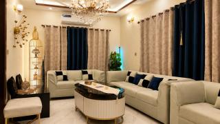 Luxe Corner 2BR Stay Fireplace Bahria Town - 8