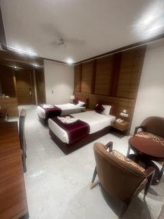 Nirvana Grand Hotel & Resort - 2