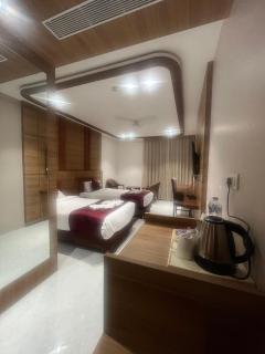 Nirvana Grand Hotel & Resort - 1