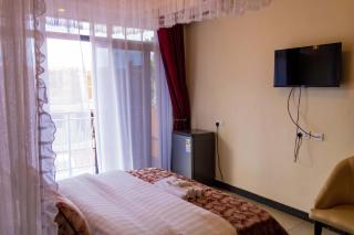 Harriton Hotel - 1
