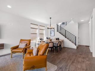 New Deer Valley Close 4BR 3.5BA Sleeps 11 BBQ - 1
