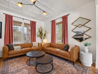 Stunning 2Home Compuond 5BR3.5BA Speakeasy - 4