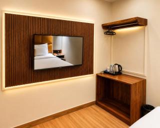 The Benchmark Hotel - 4