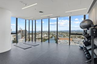 High-Floor 1BR with Views at Broadbeach - 1