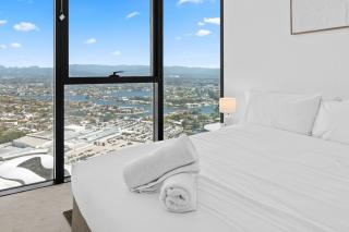 High-Floor 1BR with Views at Broadbeach - 5