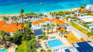 Beachfront 7BR Villa - Private Pool - Sleeps 16 - Blue Door Beach House by Bocobay - 9