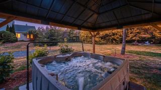 Cherry Hill- Charming Sister Bay Home, Backyard Oasis, HotTub - 9