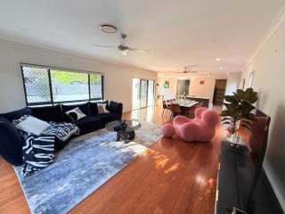 Spacious 5BR Family Home&Pet Friendly - 0