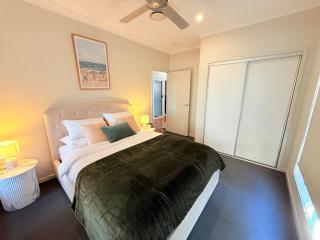 Spacious 5BR Family Home&Pet Friendly - 4