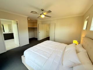Spacious 5BR Family Home&Pet Friendly - 2