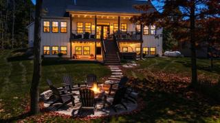 Four Sisters Cottage- Walk to Sister Bay, Fireplace, Ping Pong & More - 0