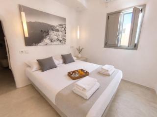 Fira Center Point Rooms - 6