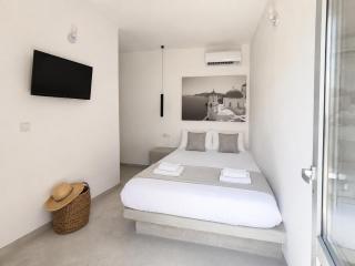 Fira Center Point Rooms - 3
