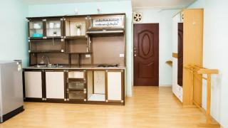 Family Room near Impact - 7