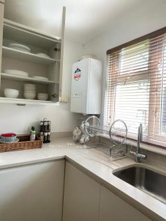 Stylish 2 Bedroom Apartment in Bradford City Center with Free Parking - 1