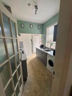 Selston House, 3 bedroom cosy cottage Home for up to 6 Guests, Cul-de-sac on Private road - 6