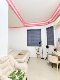 Cozy Bedroom I with Private Bathroom and Pool - 1