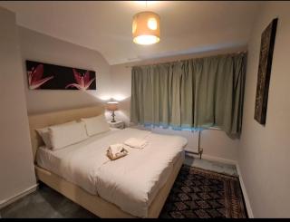 Modern Spacious 3 Bed House Hall Green, Birmingham - 4