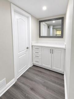 Cozy 2-Bedroom Brampton Basement Suite with Private Entry, Full Kitchen, WiFi, Laundry & Backyard Patio - 10 Mins to Mount Pleasant GO Station - Ideal for Small Families & Long Stays! - 4