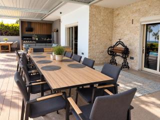 7 Bdr Villa with Heated Pool & Spa - 4