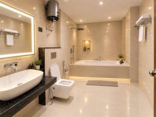 Hotel Curio Near IGI Airport Delhi - 6