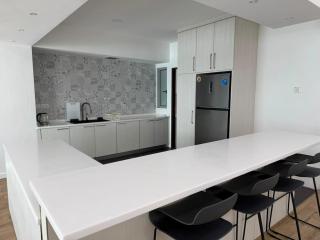 Sora Residences Poolside 3BR in Central Menglait - 8
