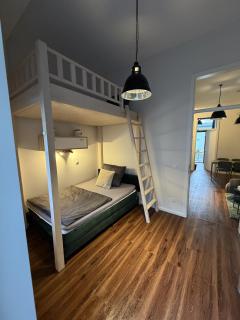 Fewo Zoe - Zentrale City Wohnung - 2 Schlafzimmer - 4 Betten - Küche - Ideal für Familien - 4
