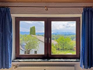 2 Min zum See - Zum Schweizer Ferienwohnungen mit Balkon oder Terrasse in Seehausen a Staffelsee - 1