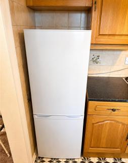Spacious 3BR Doncaster Stay for Contractors and Families - 5